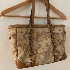 Coach Shoulder/Tote Bag!
